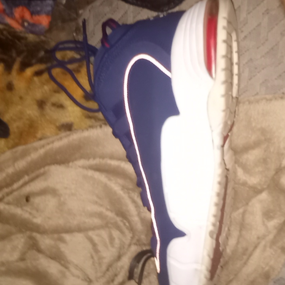 Shoes - Picture 2 of 3